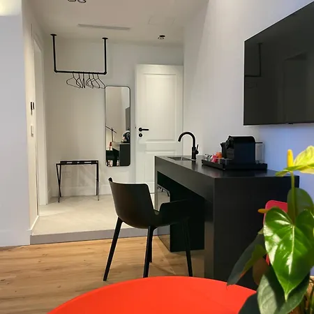 Rolando Domus Nocleg ze śniadaniem 4*