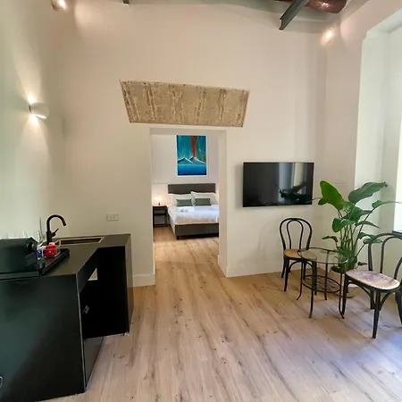 Rolando Domus Bed & Breakfast *