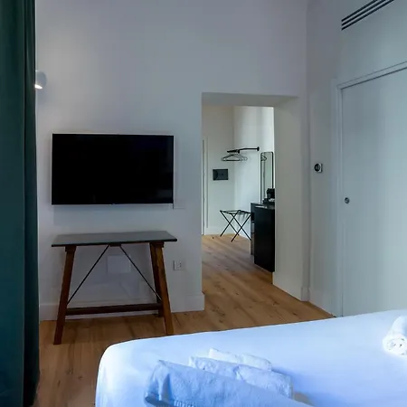 Rolando Domus Bed & Breakfast